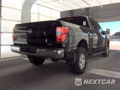 2018 Nissan TITAN XD SV Crew Cab Medium Bed - zdjęcie 4 z 22 - miniatura