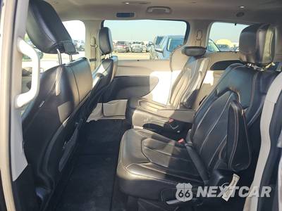 2020 Chrysler Pacifica Touring L 121.6" WB - zdjęcie 13 z 25 - miniatura