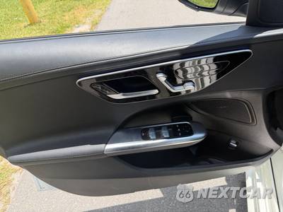 2023 Mercedes-Benz C 300 Sedan - zdjęcie 11 z 12 - miniatura