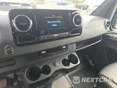 2022 Mercedes-Benz Sprinter 2500 Passenger Van Standard Roof 144.0" WB - zdjęcie 11 z 27 - miniatura