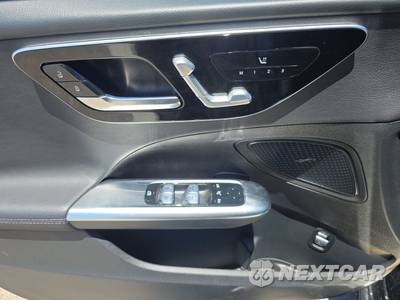 2025 Mercedes-Benz C 300 - zdjęcie 9 z 26 - miniatura