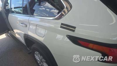 2025 Toyota Sequoia SR5 - zdjęcie 23 z 28 - miniatura