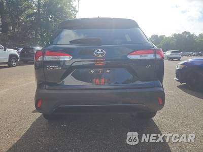 2025 Toyota Corolla Cross LE - zdjęcie 5 z 24 - miniatura