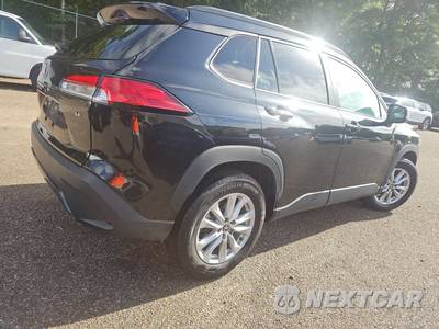 2025 Toyota Corolla Cross LE - zdjęcie 4 z 24 - miniatura