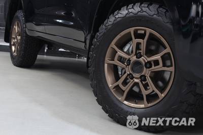 2020 Toyota Land Cruiser Heritage Edition - zdjęcie 4 z 60 - miniatura