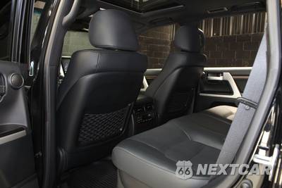 2020 Toyota Land Cruiser Heritage Edition - zdjęcie 31 z 60 - miniatura