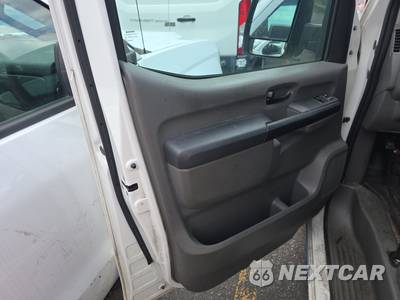 2019 Nissan NV2500 HD Cargo SV Standard Roof 146.1" WB - zdjęcie 9 z 22 - miniatura