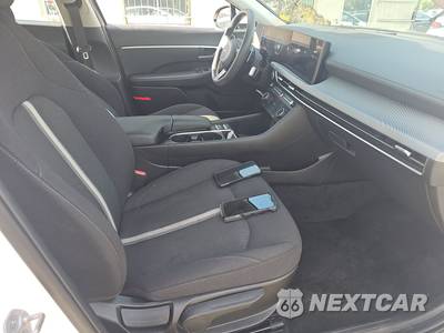 2025 Hyundai Sonata SEL - zdjęcie 8 z 17 - miniatura