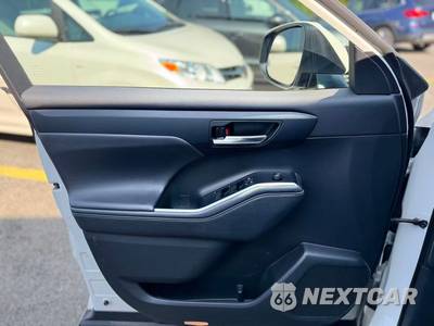 2021 Toyota Highlander Hybrid XLE - zdjęcie 21 z 38 - miniatura