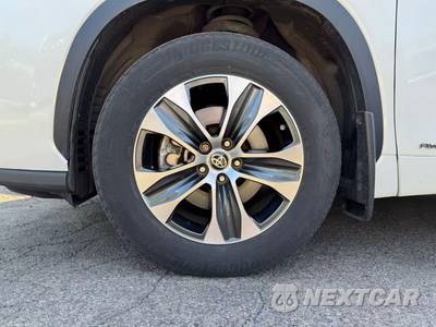 2021 Toyota Highlander Hybrid XLE - zdjęcie 35 z 38 - miniatura