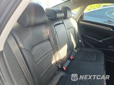 2021 Volkswagen Passat 2.0T SE - zdjęcie 14 z 38 - miniatura