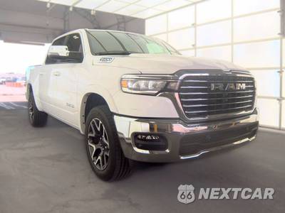 2025 Ram 1500 Laramie Crew Cab Short Bed - zdjęcie 3 z 23 - miniatura