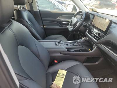 2025 Toyota Grand Highlander XLE - zdjęcie 8 z 29 - miniatura