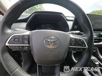 2025 Toyota Grand Highlander XLE - zdjęcie 10 z 30 - miniatura