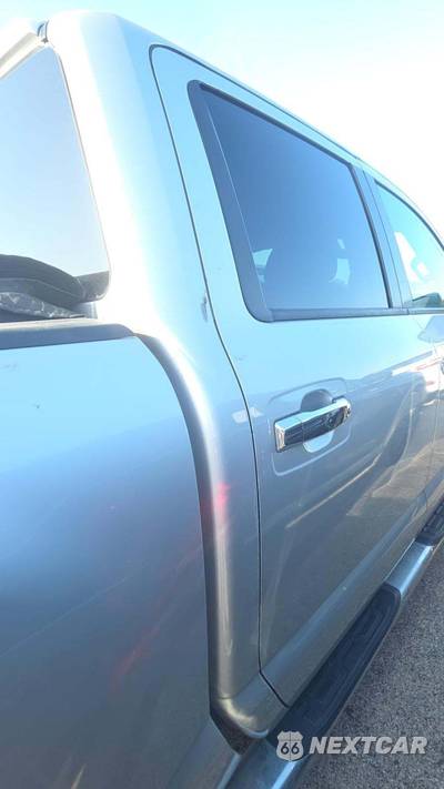2017 Nissan TITAN SV Crew Cab Short Bed - zdjęcie 23 z 36 - miniatura