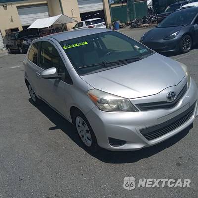 2012 Toyota Yaris LE Hatchback - zdjęcie 5 z 9 - miniatura