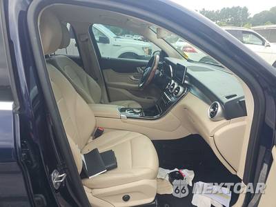 2019 Mercedes-Benz GLC 300 - zdjęcie 8 z 29 - miniatura