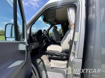 2014 Mercedes-Benz Sprinter 3500 Cab Chassis DRW - zdjęcie 37 z 40 - miniatura