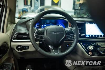 2024 Chrysler Pacifica Hybrid Select 121.6" WB - zdjęcie 15 z 27 - miniatura