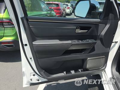 2026 Toyota Sequoia Capstone - zdjęcie 15 z 26 - miniatura