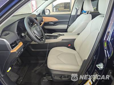 2026 Toyota Grand Highlander Limited - zdjęcie 13 z 27 - miniatura
