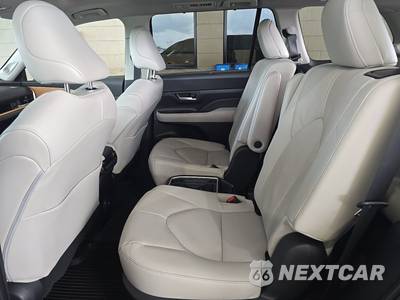 2026 Toyota Grand Highlander Limited - zdjęcie 19 z 27 - miniatura