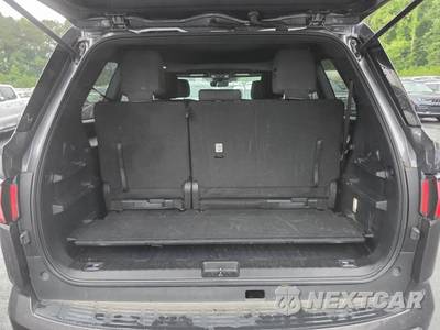 2025 Toyota Sequoia SR5 - zdjęcie 13 z 29 - miniatura