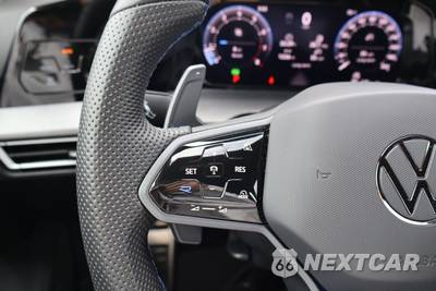 2026 Volkswagen Golf R - zdjęcie 30 z 38 - miniatura