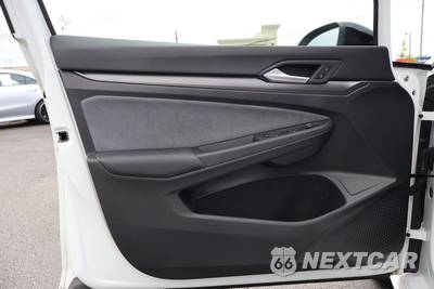 2026 Volkswagen Golf R - zdjęcie 13 z 38 - miniatura