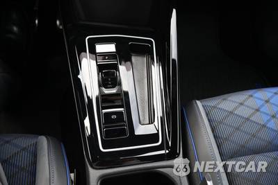 2026 Volkswagen Golf R - zdjęcie 35 z 38 - miniatura