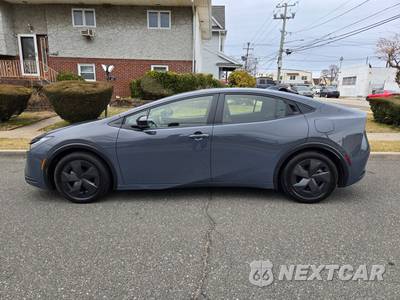 2024 Toyota Prius LE - zdjęcie 8 z 11 - miniatura