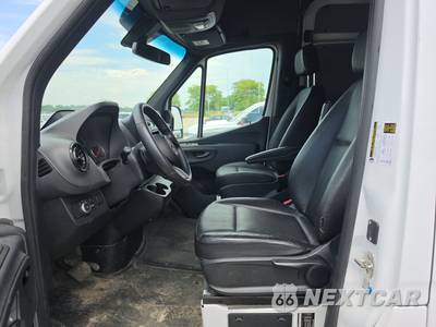 2025 Mercedes-Benz Sprinter 2500 Cargo Van High Roof 170.0" WB - zdjęcie 7 z 30 - miniatura
