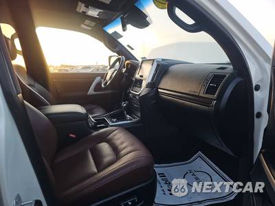 2020 Toyota Land Cruiser - zdjęcie 8 z 19 - miniatura