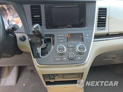 2015 Toyota Sienna XLE 8-Passenger 119.3" WB - zdjęcie 11 z 38 - miniatura