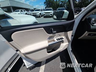2021 Mercedes-Benz GLB 250 - zdjęcie 9 z 20 - miniatura