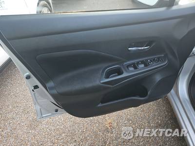 2021 Nissan Versa SV - zdjęcie 9 z 26 - miniatura