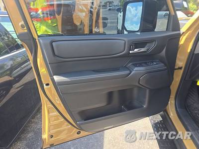 2024 Toyota Land Cruiser - zdjęcie 9 z 18 - miniatura