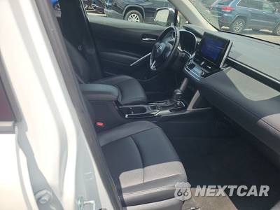 2023 Toyota Corolla Cross XLE - zdjęcie 8 z 23 - miniatura