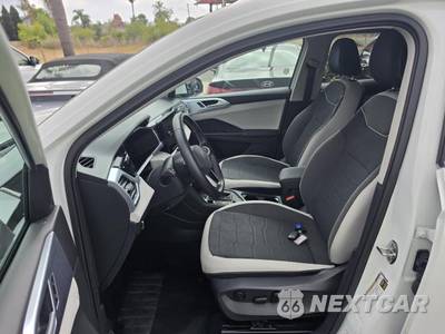 2025 Volkswagen Taos SE - zdjęcie 9 z 24 - miniatura