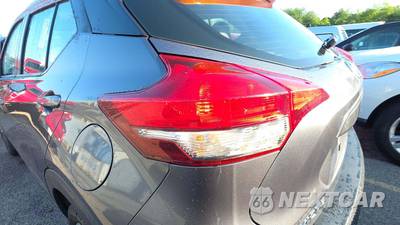 2018 Nissan Kicks SR - zdjęcie 24 z 34 - miniatura