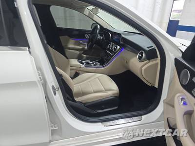 2020 Mercedes-Benz C 300 4MATIC Sedan - zdjęcie 8 z 23 - miniatura