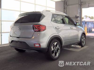 2025 Hyundai Venue SEL - zdjęcie 4 z 22 - miniatura