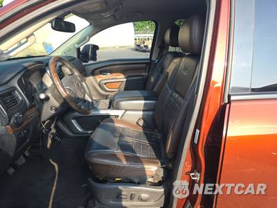 2016 Nissan TITAN XD Platinum Reserve Crew Cab Medium Bed - zdjęcie 7 z 37 - miniatura