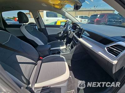 2025 Volkswagen Taos SE - zdjęcie 8 z 20 - miniatura
