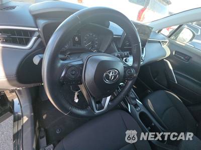 2025 Toyota Corolla Cross LE - zdjęcie 10 z 20 - miniatura