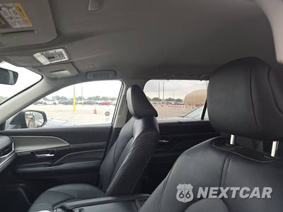 2025 Toyota Grand Highlander XLE - zdjęcie 18 z 28 - miniatura