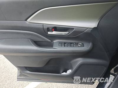 2025 Toyota Grand Highlander XLE - zdjęcie 9 z 28 - miniatura