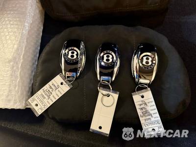 2025 Bentley Flying Spur Speed V8 Hybrid - zdjęcie 59 z 60 - miniatura