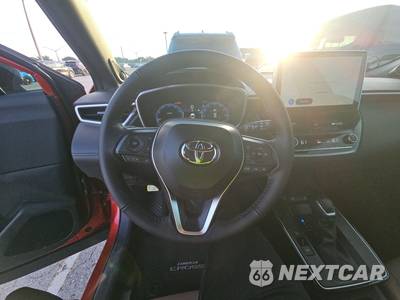 2026 Toyota Corolla Cross XLE - zdjęcie 10 z 19 - miniatura