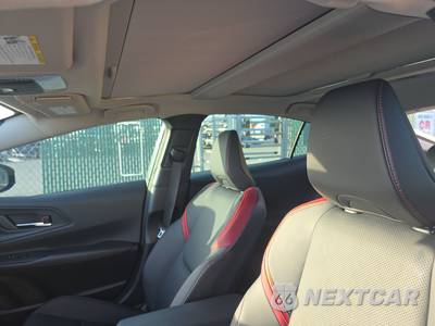 2026 Toyota Prius Plug-In Hybrid XSE Premium - zdjęcie 18 z 20 - miniatura